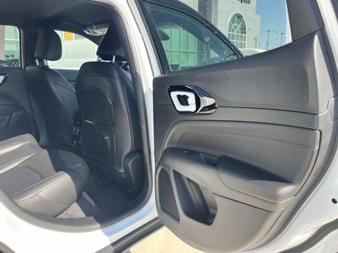 New 2026 Jeep Compass Limited image 17
