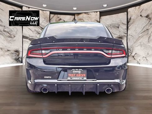 Used 2022 Dodge Charger Scat Pack RWD image 5