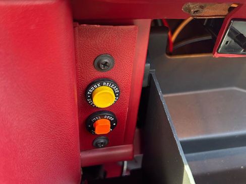 Used 1989 Ford Mustang LX RWD image 9