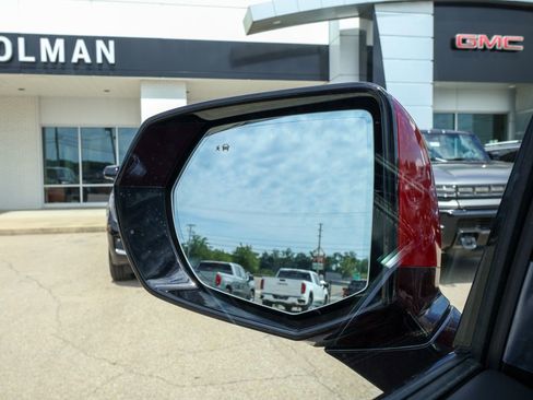 New 2026 GMC Yukon Elevation w/ Elevation Premium Package AWD/4WD image 32