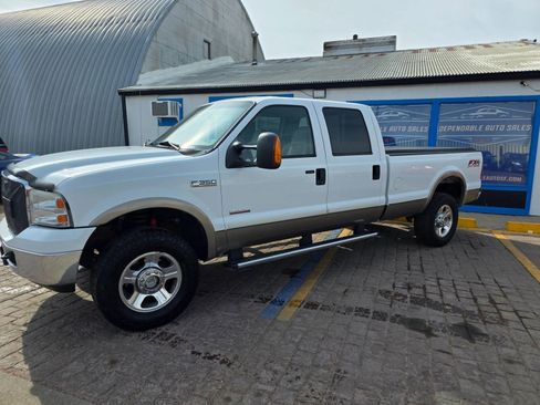 Used 2005 Ford F350 Lariat image 1