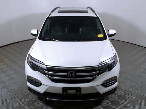 Used 2016 Honda Pilot Elite image 4