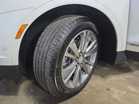 Used 2023 Cadillac XT5 Premium Luxury w/ Technology Package AWD/4WD image 35