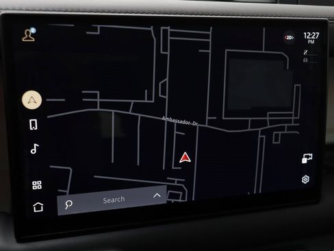 Used 2025 Land Rover Defender 110 X-Dynamic SE image 9