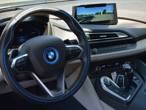 Used 2019 BMW i8 Coupe image 26
