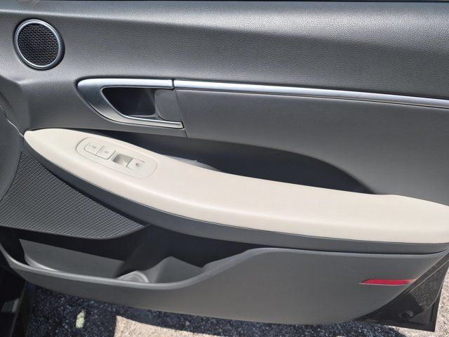 Used 2025 Hyundai Sonata SEL FWD image 32