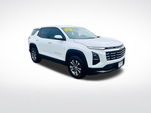 Used 2025 Chevrolet Equinox LT FWD image 10