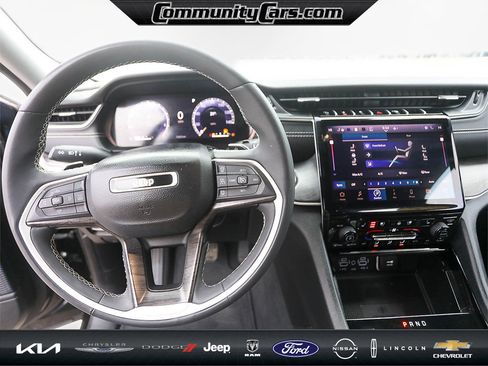 Used 2023 Jeep Grand Cherokee L Limited w/ Luxury Tech Group II image 14