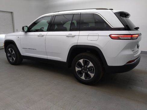 Used 2022 Jeep Grand Cherokee Limited 4xe w/ Luxury Tech Group II AWD/4WD image 3