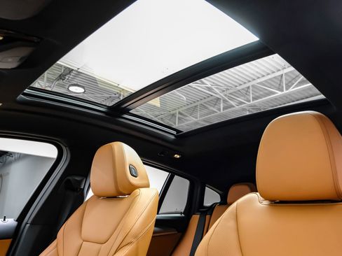 Used 2025 BMW X4 xDrive30i image 5