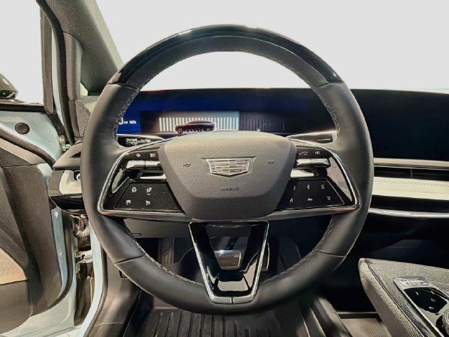 Certified 2025 Cadillac Optiq Sport 2 AWD/4WD image 9