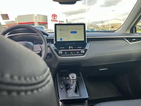 Certified 2026 Toyota Corolla Cross XLE w/ Convenience Package image 32