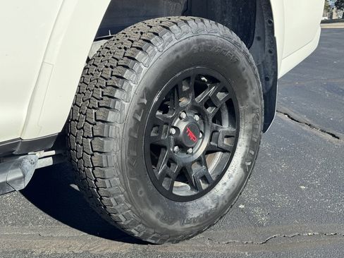 Used 2021 Toyota 4Runner Venture image 32