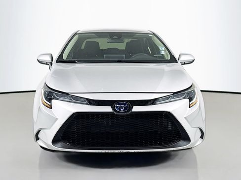 Used 2020 Toyota Corolla LE FWD image 2