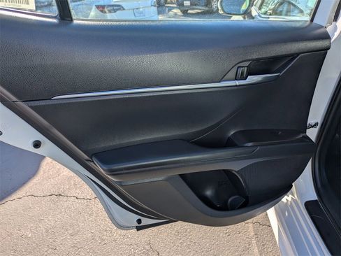 Used 2024 Toyota Camry SE image 27