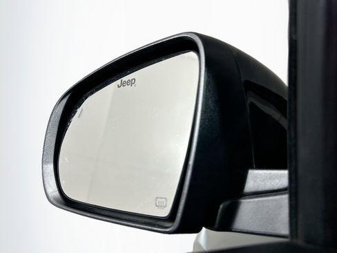 Used 2022 Jeep Compass Latitude image 16