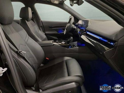 Used 2025 BMW 530i xDrive image 21