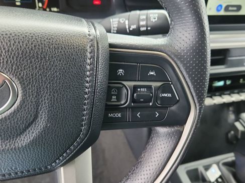 Used 2025 Toyota 4Runner SR5 image 22