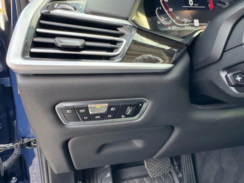 Used 2021 BMW X7 xDrive40i w/ Parking Assistance Package image 33