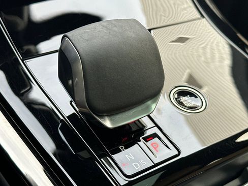 Used 2025 Land Rover Range Rover Sport Dynamic SE image 24