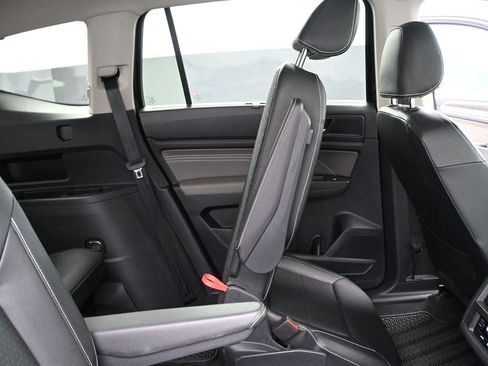 Used 2023 Volkswagen Atlas SE w/ Panoramic Sunroof Package AWD/4WD image 23
