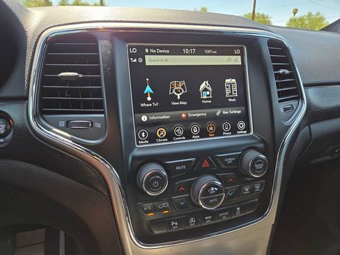 Used 2018 Jeep Grand Cherokee Altitude RWD image 31