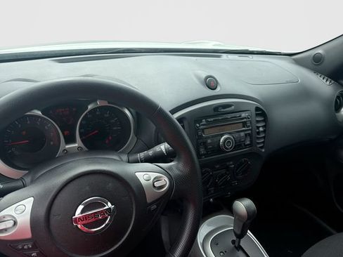 Used 2013 Nissan Juke S FWD image 18