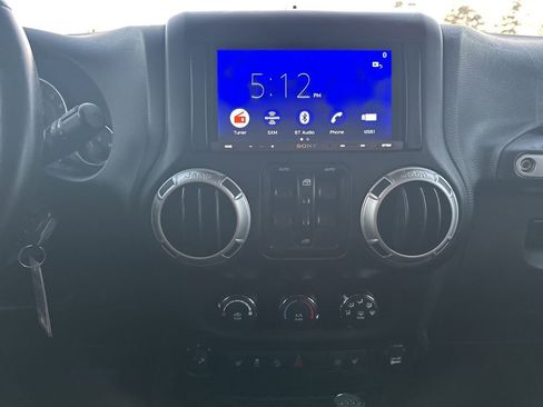Used 2018 Jeep Wrangler Unlimited Sahara w/ Connectivity Group image 19