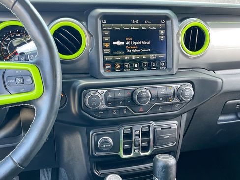 Used 2022 Jeep Wrangler Unlimited Sahara w/ Cold Weather Group image 15