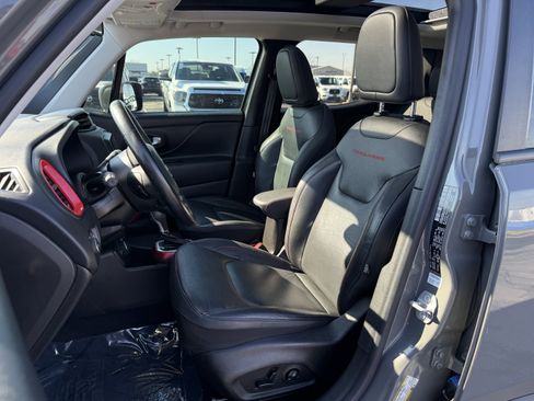 Used 2021 Jeep Renegade Trailhawk w/ Sun & Sound Group image 30