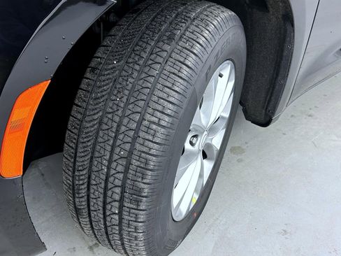 New 2026 Chrysler Pacifica Select image 23