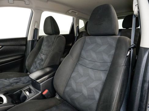 Used 2015 Nissan Rogue SV image 8