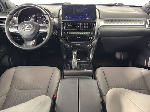 Used 2023 Lexus GX 460 w/ Black Line Special Edition AWD/4WD image 17
