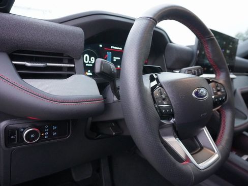 Certified 2025 Ford Explorer ST-Line w/ Premium Package image 13