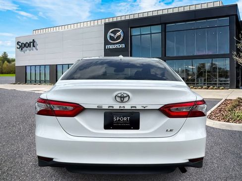 Used 2020 Toyota Camry LE w/ Convenience Package FWD image 4