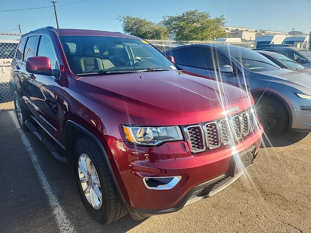Used 2021 Jeep Grand Cherokee Laredo AWD/4WD image 1