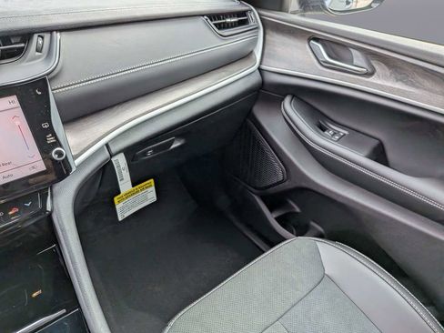 New 2026 Jeep Grand Cherokee Laredo image 16