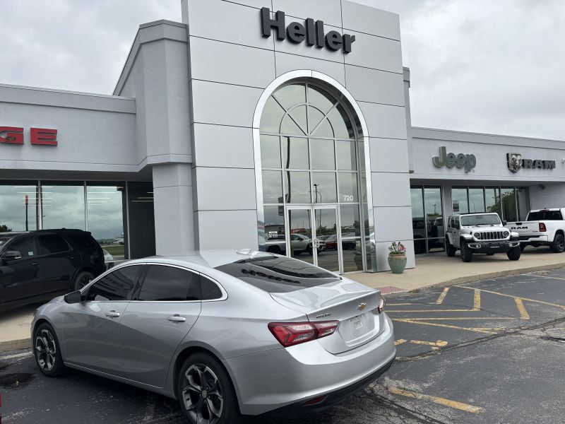 Used 2022 Chevrolet Malibu LT FWD image 3
