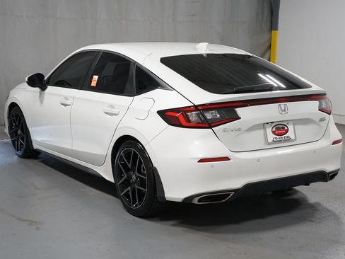 Used 2022 Honda Civic Sport Touring image 6