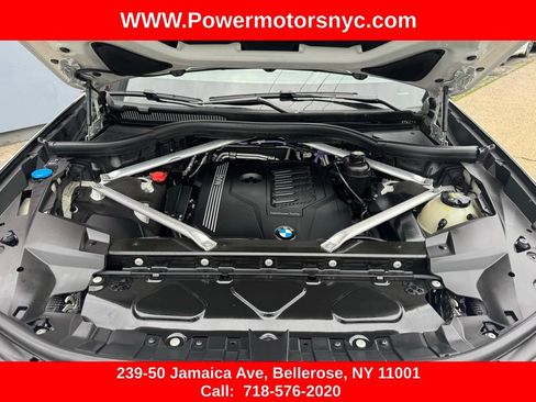 Used 2022 BMW X7 xDrive40i w/ Premium Package AWD/4WD image 9
