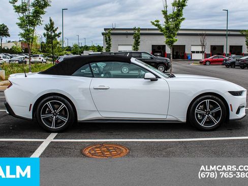 Used 2025 Ford Mustang Premium RWD image 9