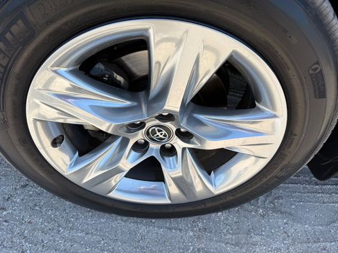 Used 2017 Toyota Highlander Limited FWD image 15