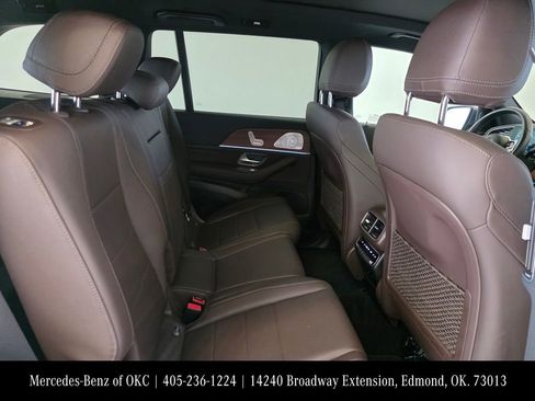 Used 2022 Mercedes-Benz GLS 450 4MATIC image 23