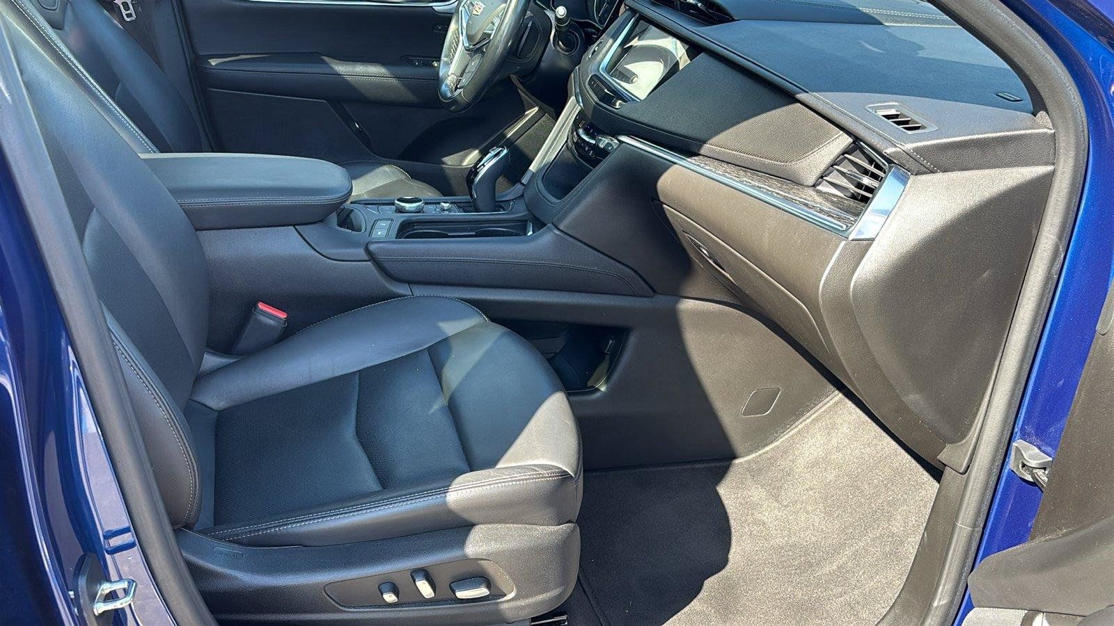 Certified 2023 Cadillac XT5 Premium Luxury AWD/4WD image 23