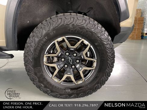 Used 2023 Chevrolet Colorado ZR2 w/ ZR2 Convenience Package III image 14