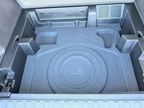 Used 2019 Chevrolet Equinox LS image 34