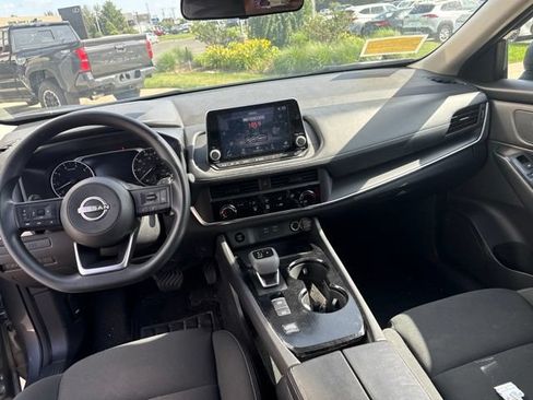 Used 2024 Nissan Rogue S FWD image 25
