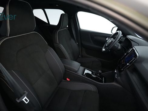 Used 2023 Volvo XC40 Recharge Plus AWD/4WD image 23