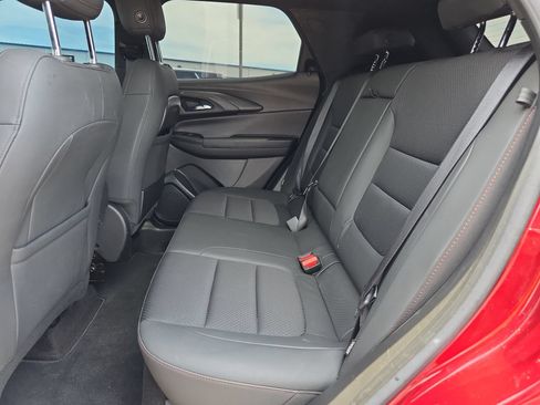 Used 2023 Chevrolet TrailBlazer RS w/ Sun and Liftgate Package FWD image 11