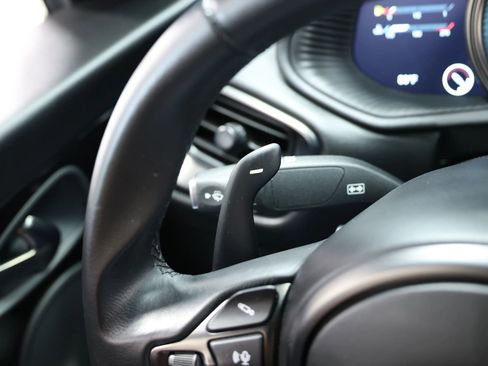 Used 2018 Aston Martin DB11 V12 RWD image 25